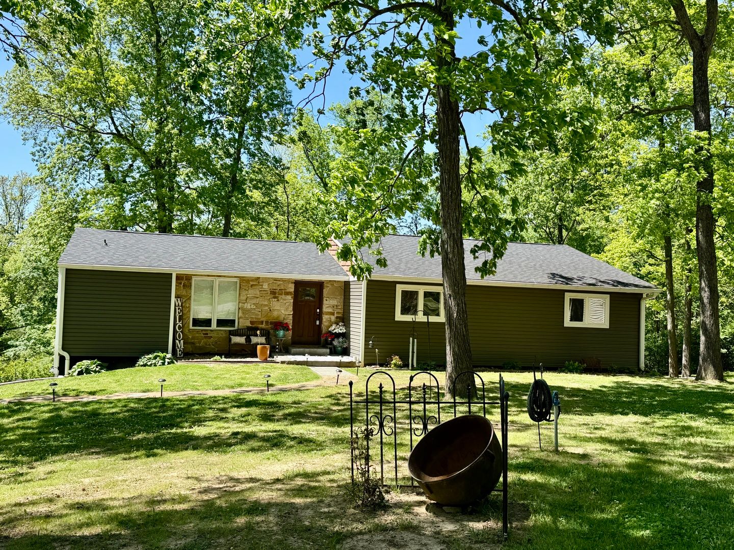 65 Magnolia Lane — Vienna, IL 62995