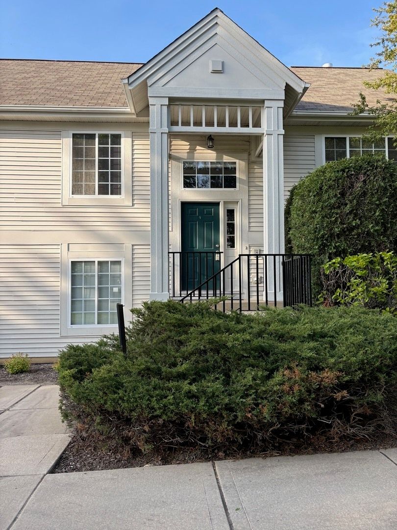2419 Oakfield Court #2419 — Aurora, IL 60503