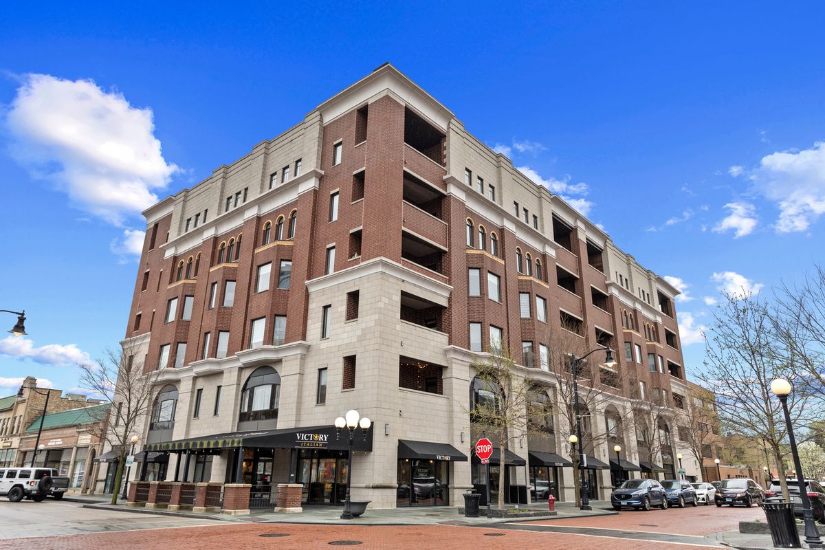 110 Marion Street, Oak Park, IL 60302