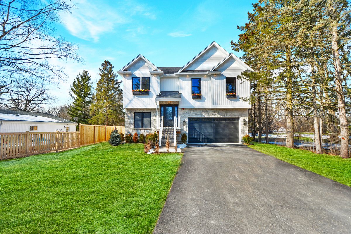 28722 Madison Avenue, Wauconda, IL 60084
