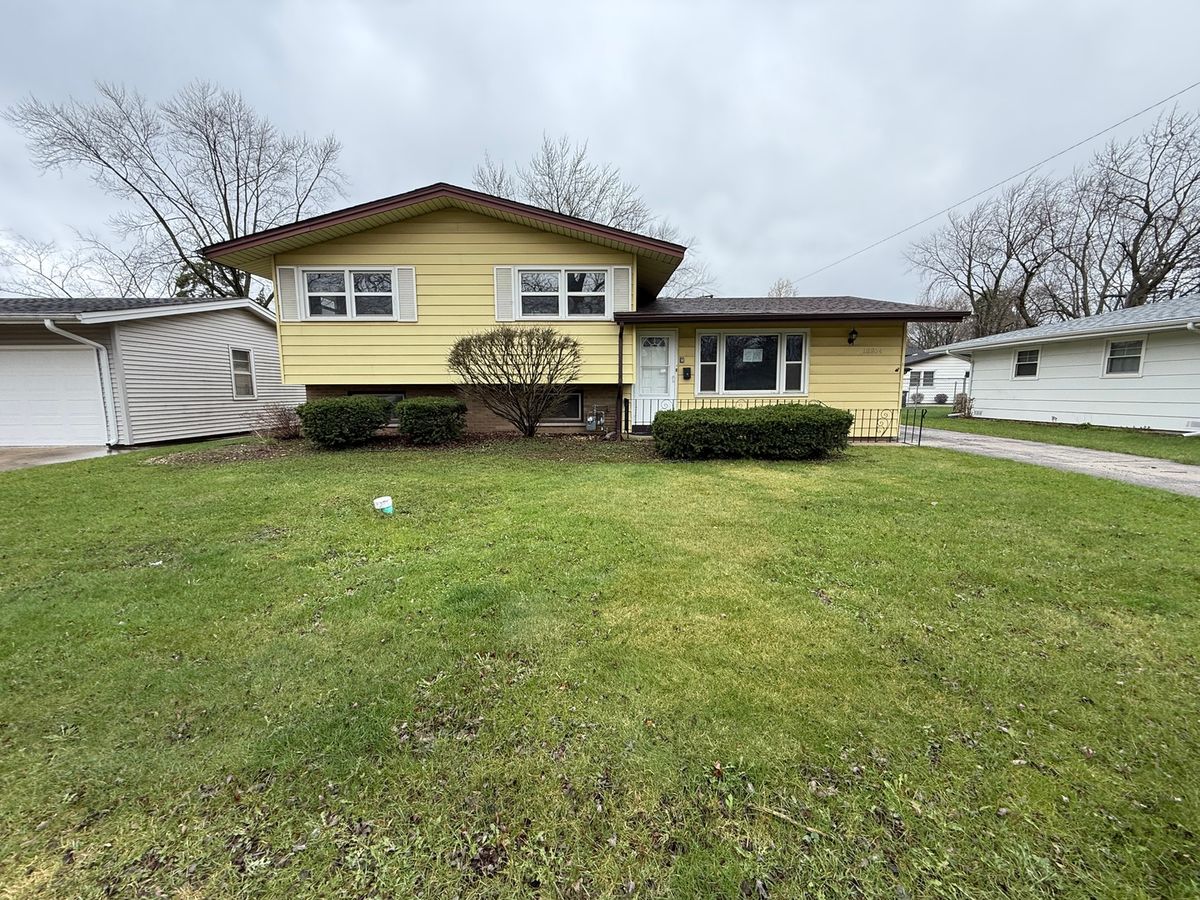 18864 Greenbay Avenue, Lansing, IL 60438