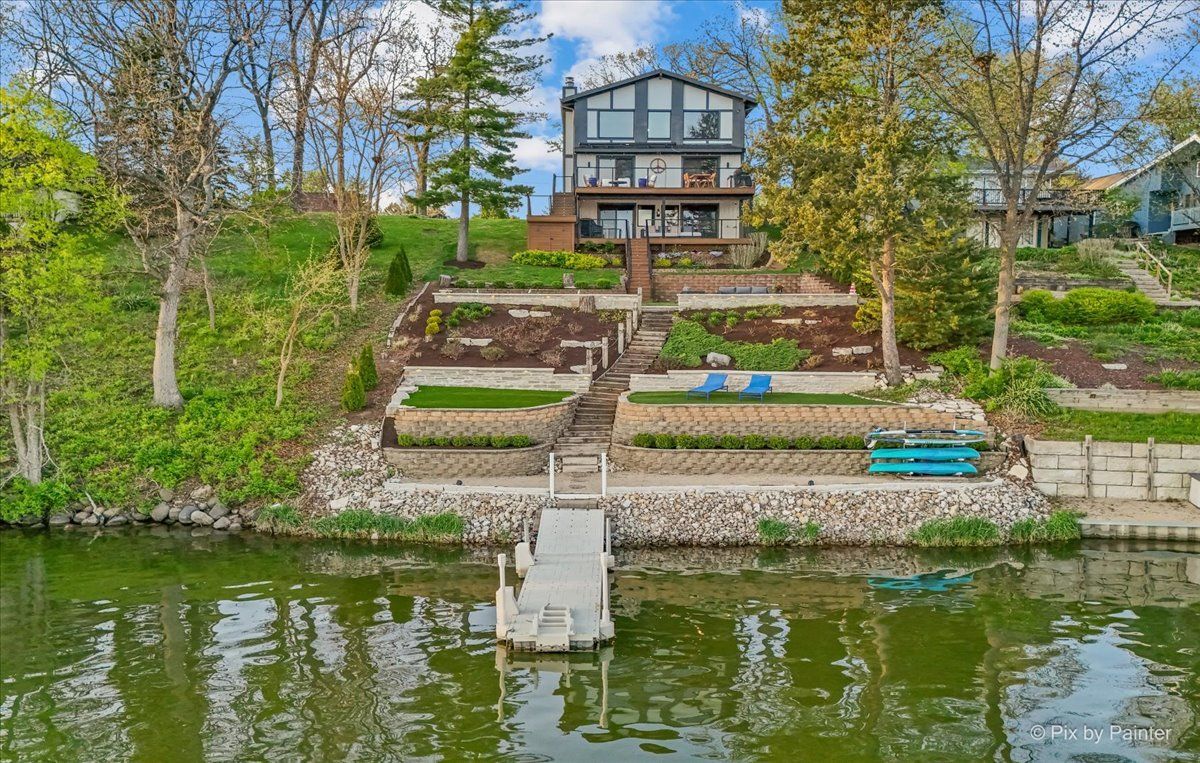 386 Holiday Drive, Lake Holiday, IL 60552
