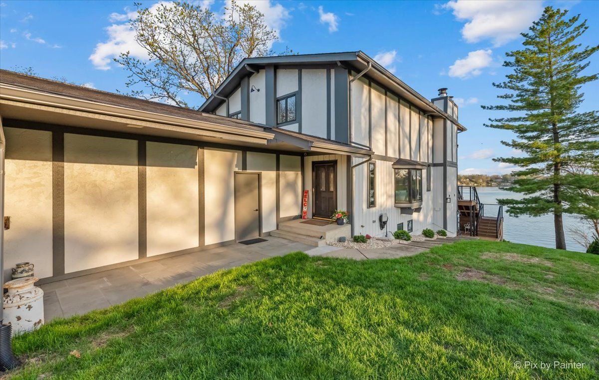 386 Holiday Drive, Lake Holiday, IL 60552