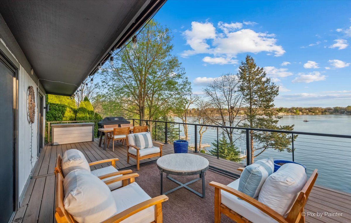 386 Holiday Drive, Lake Holiday, IL 60552