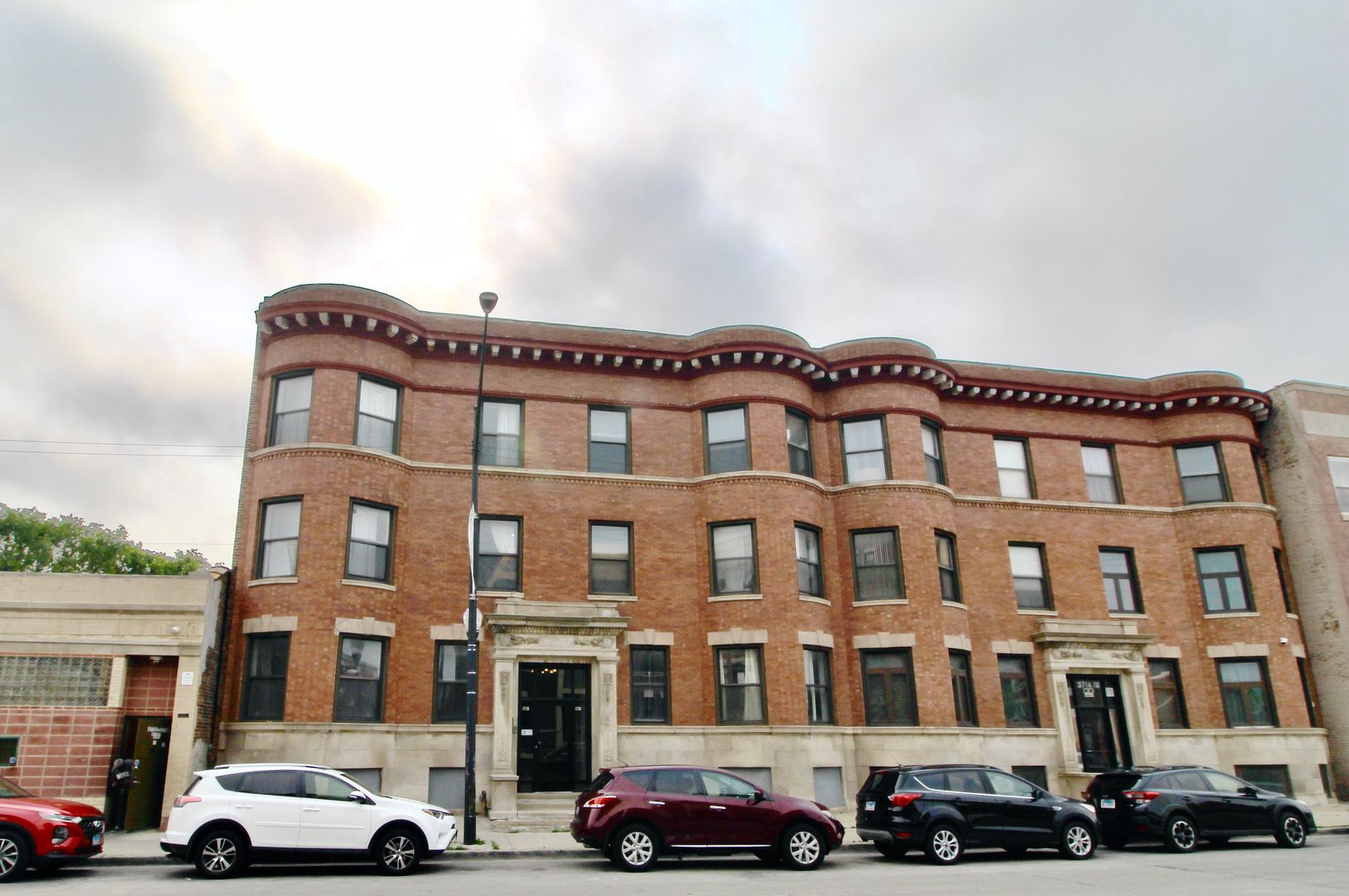 3720 S Indiana Avenue #2 — Chicago, IL 60653