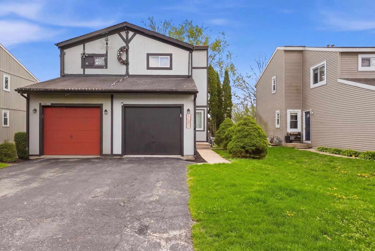 27W051 Cooley Avenue, Winfield, IL 60190