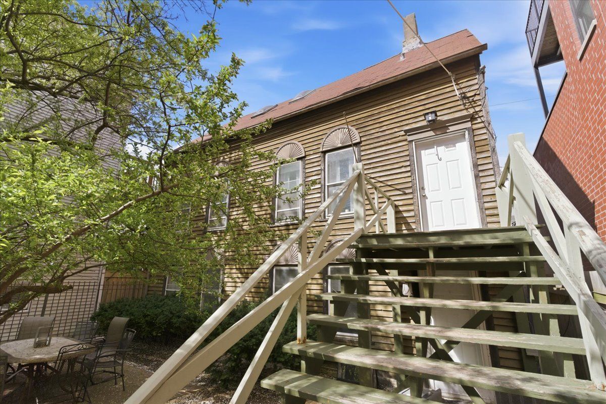 3144 Southport Avenue, Chicago, IL 60657