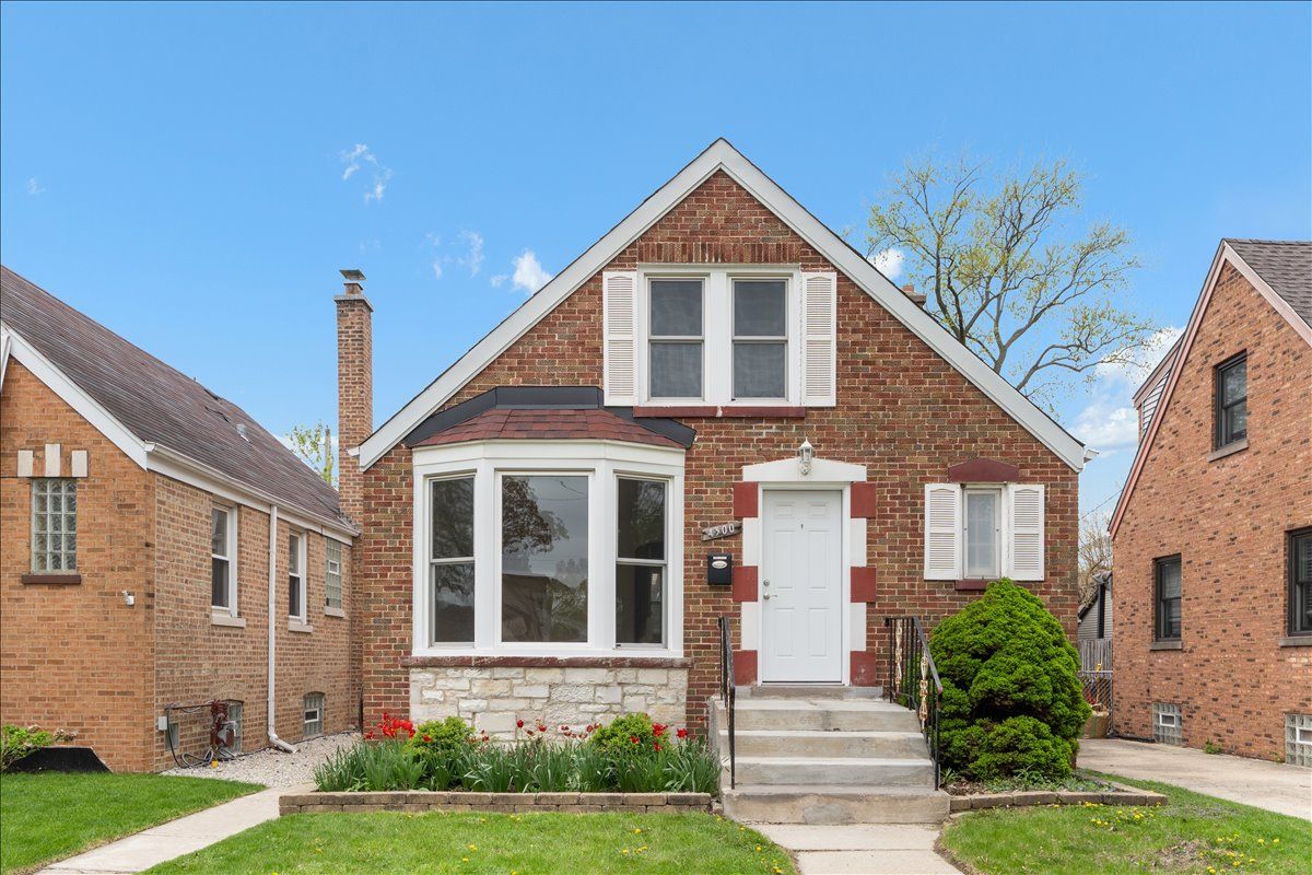 4300 N MULLIGAN Avenue — Chicago, IL 60634