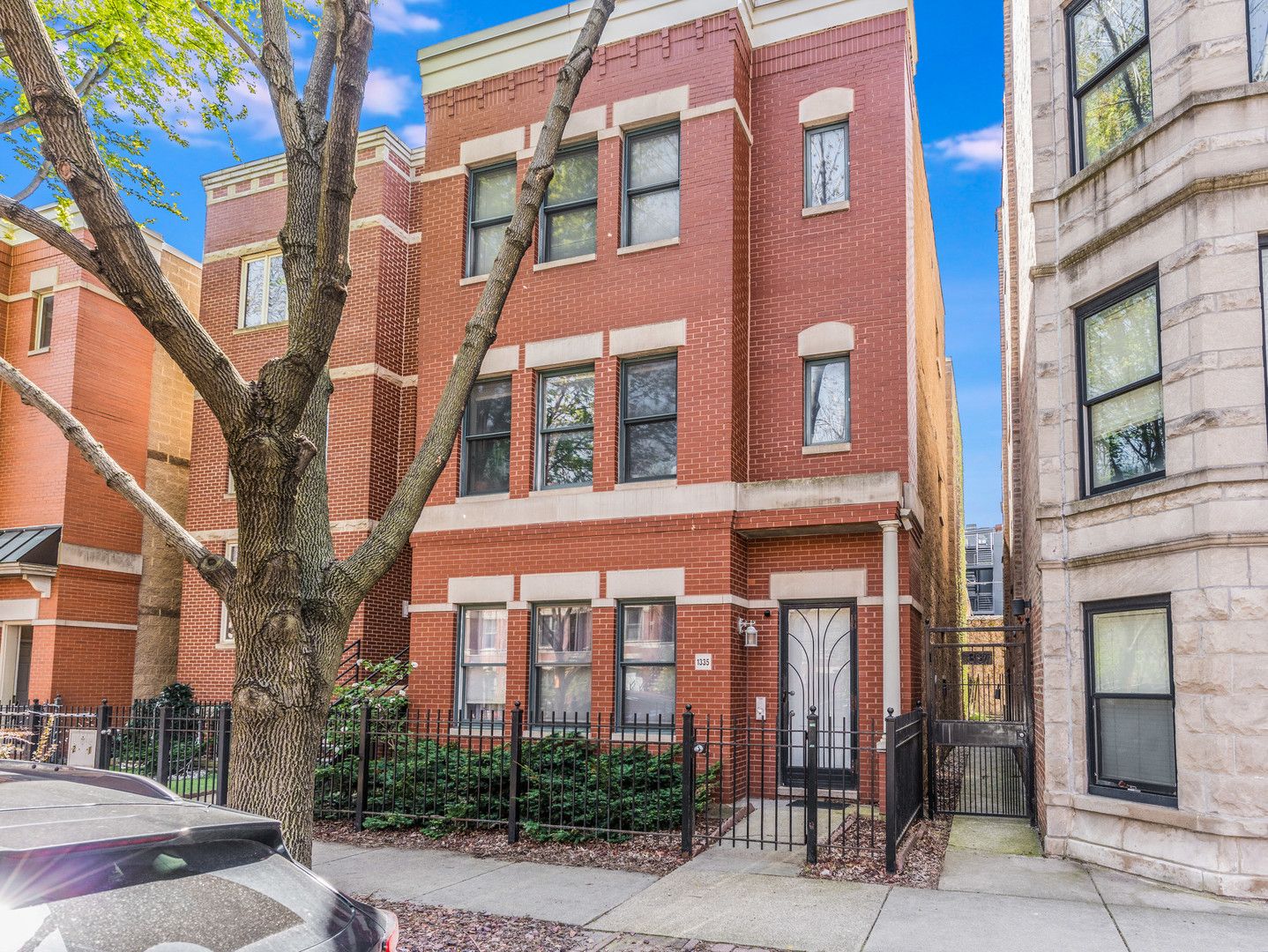 1335 W Fillmore Street #B — Chicago, IL 60607