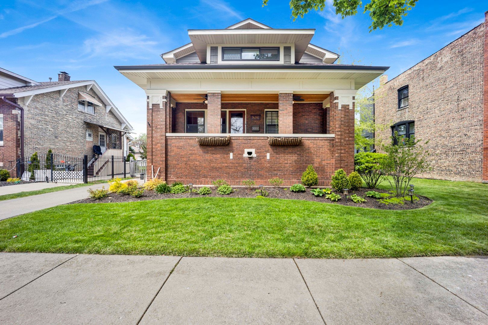 6415 Sinclair Avenue — Berwyn, IL 60402