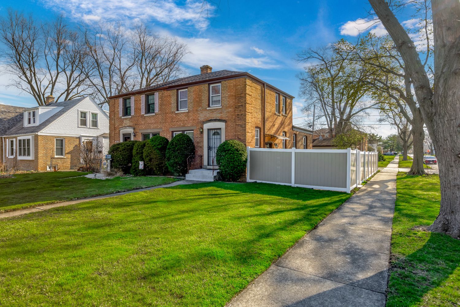 1693 Linden Street — Des Plaines, IL 60018