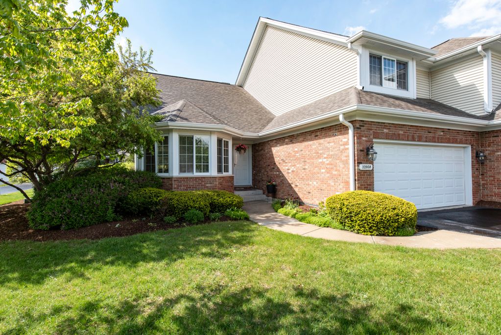 32958 Stone Manor Drive, Grayslake, IL 60030