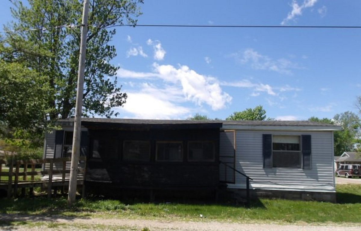 406 Van Buren Street, Paris, IL 61944