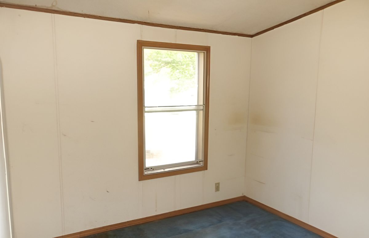 406 E Van Buren Street, Paris, IL 61944