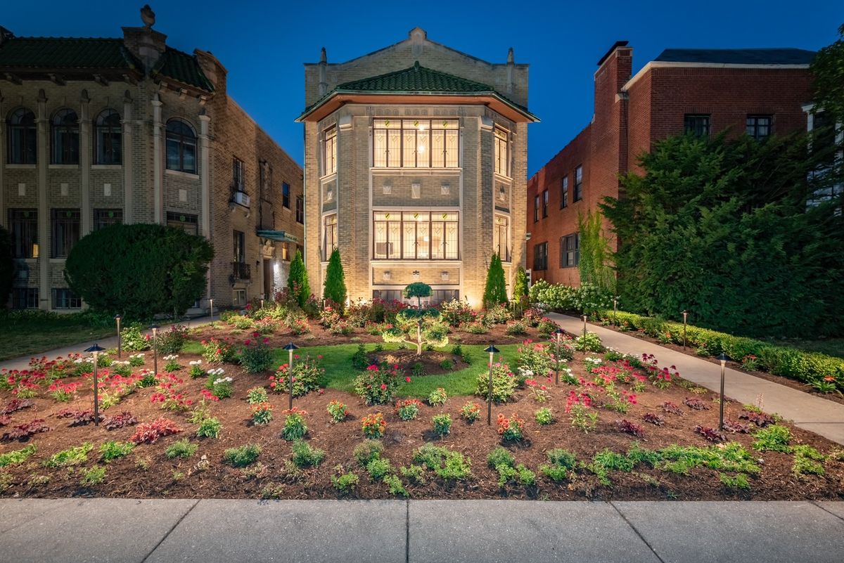 2517 Central Street, Evanston, IL 60201