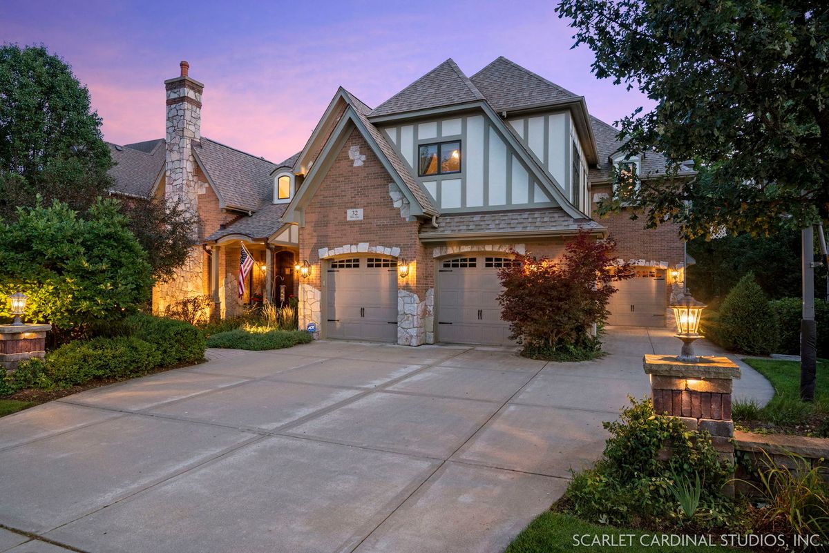 32 Baker Lane, Naperville, IL 60565