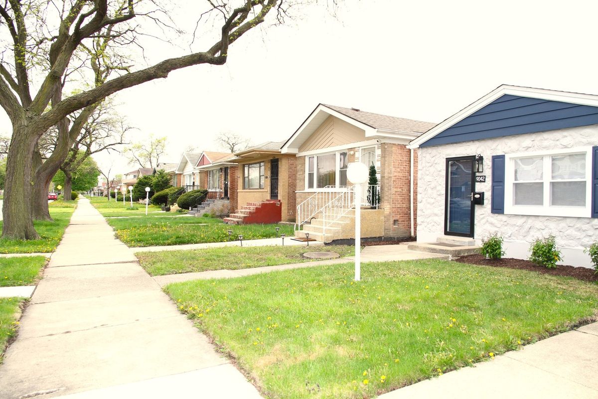 9042 Emerald Avenue, Chicago, IL 60620