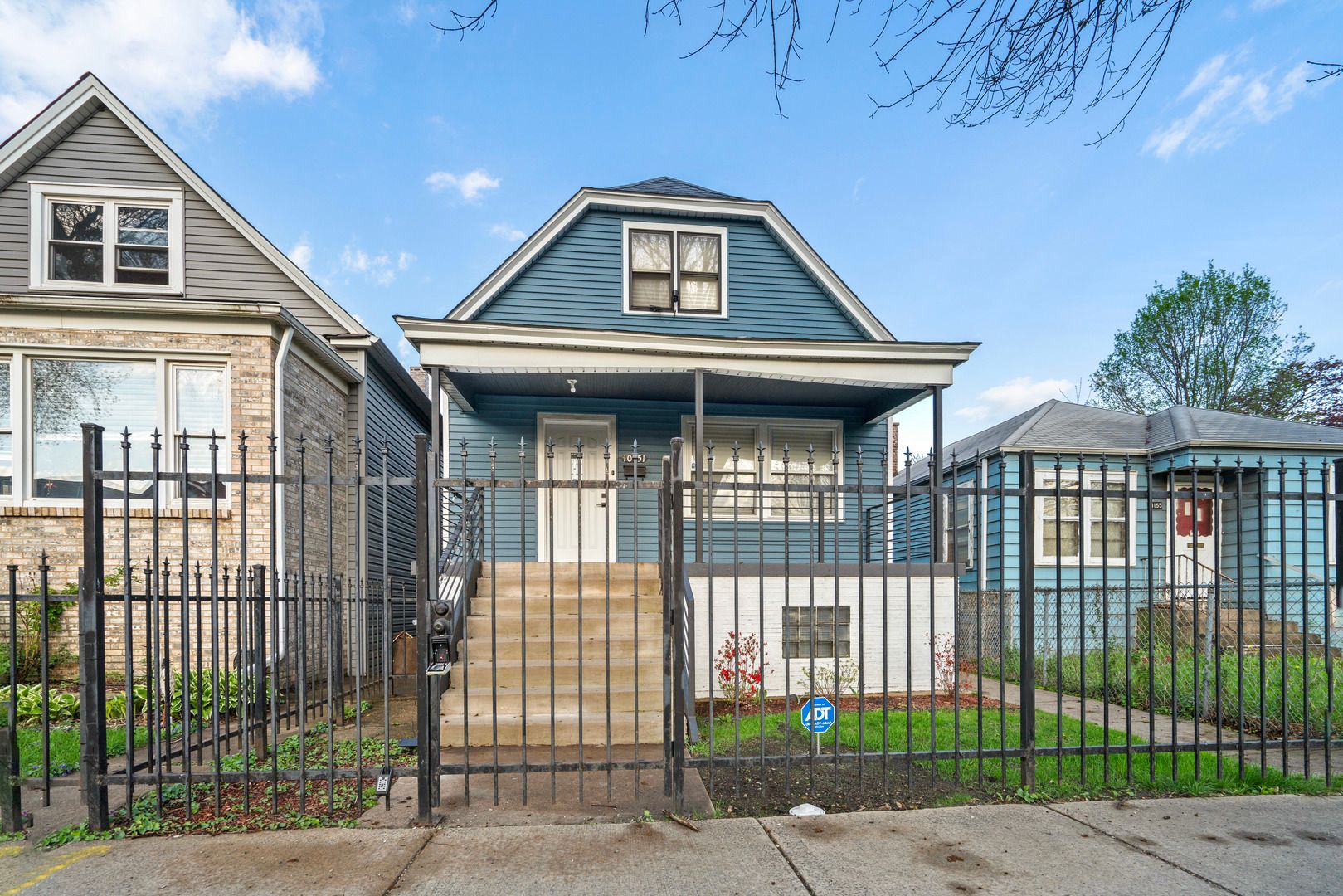 10151 S Avenue M — Chicago, IL 60617