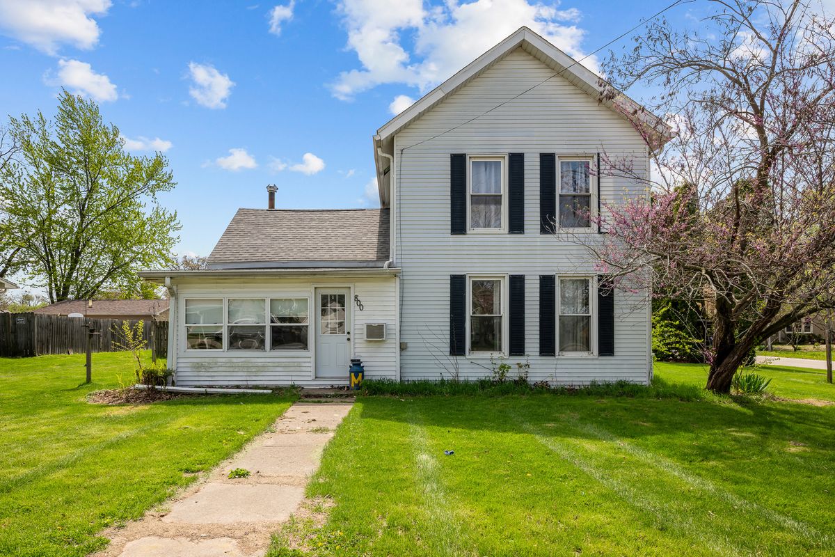 800 Main Avenue, Cordova, IL 61242