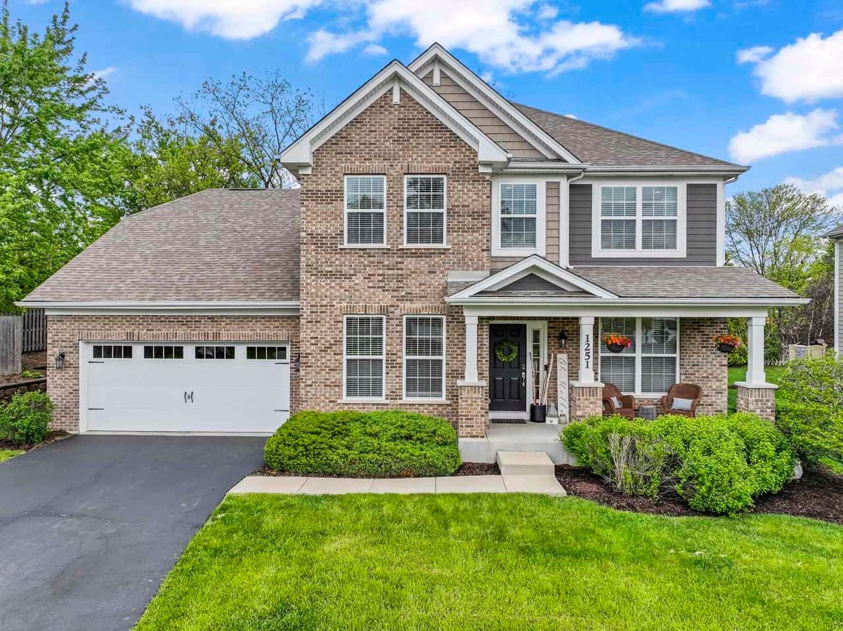 1251 Thomas Road, Wheaton, IL 60187