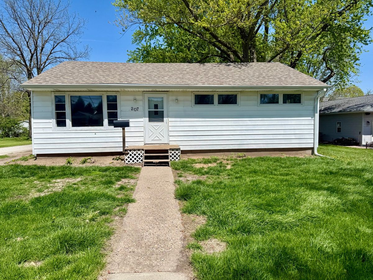 207 Illinois Street, Cambridge, IL 61238