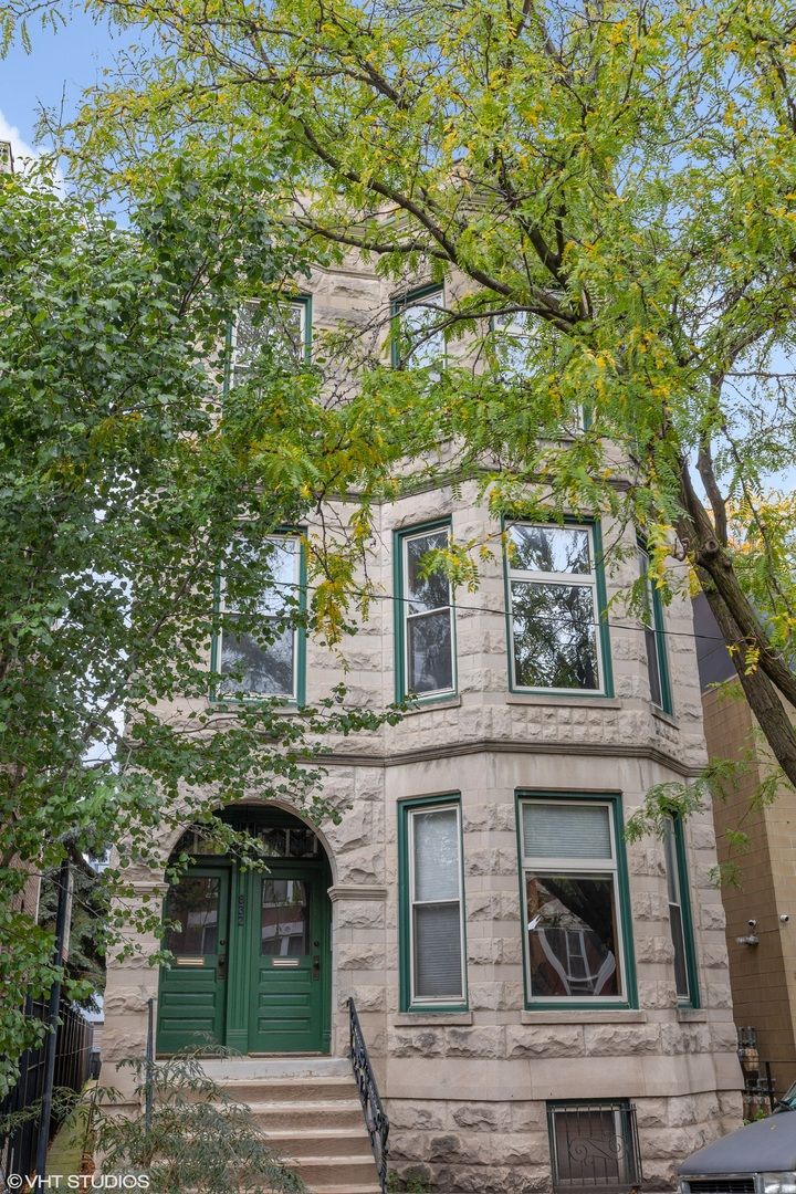 832 Paulina Street, Chicago, IL 60622