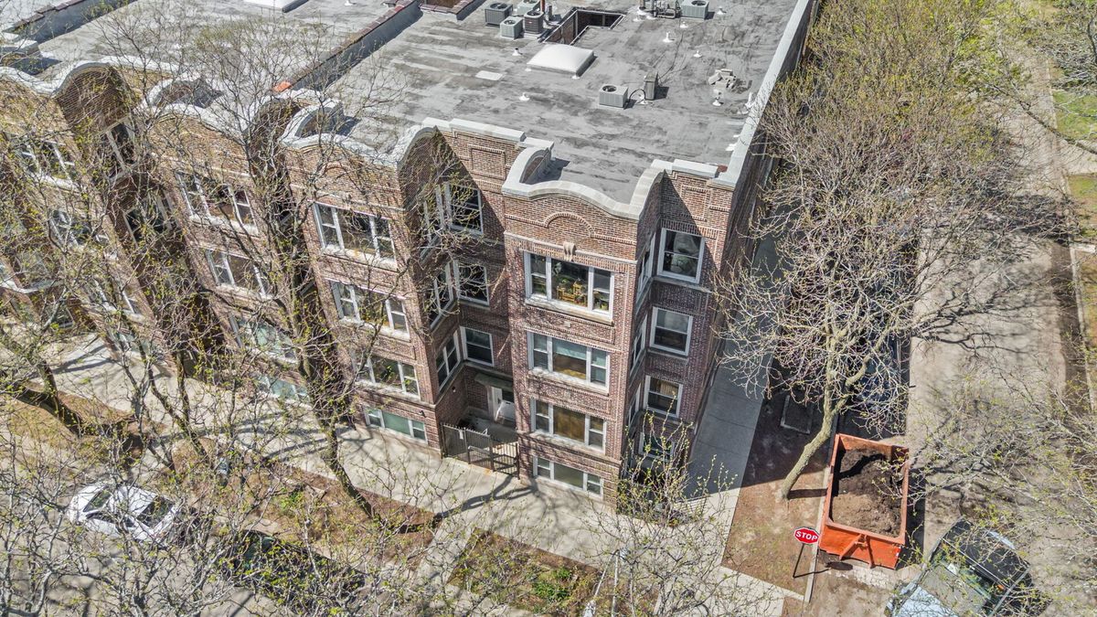7654 Greenview Avenue, Chicago, IL 60626