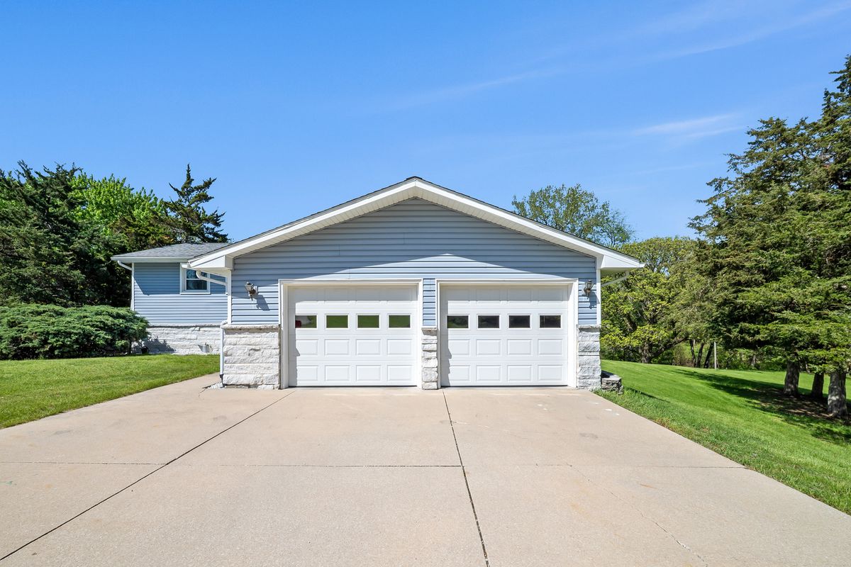 24146 Stagecoach Road, Geneseo, IL 61254