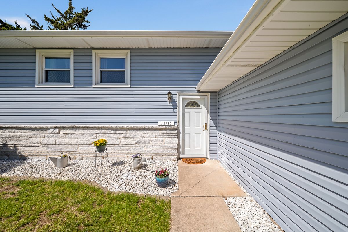 24146 Stagecoach Road, Geneseo, IL 61254