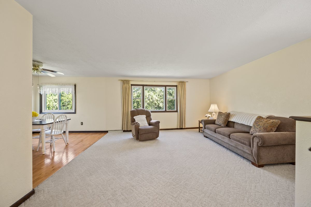 24146 Stagecoach Road, Geneseo, IL 61254