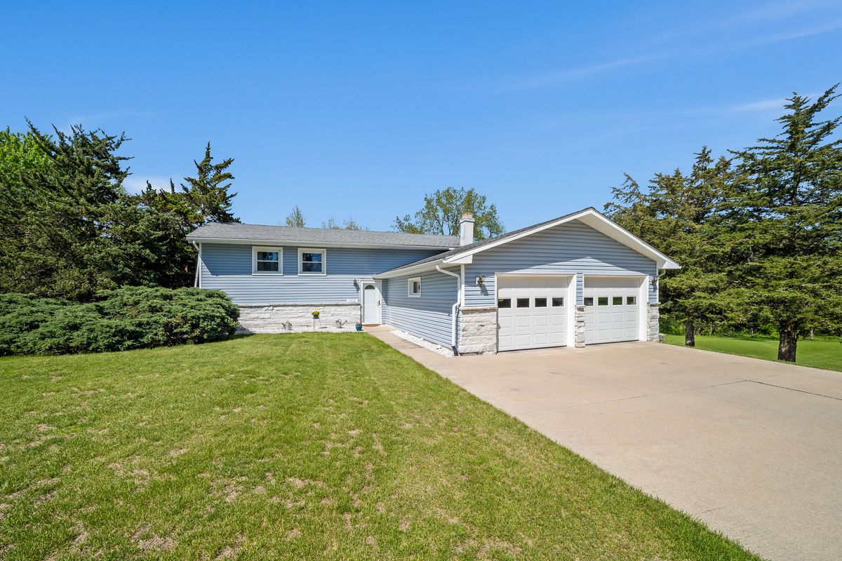 24146 Stagecoach Road, Geneseo, IL 61254
