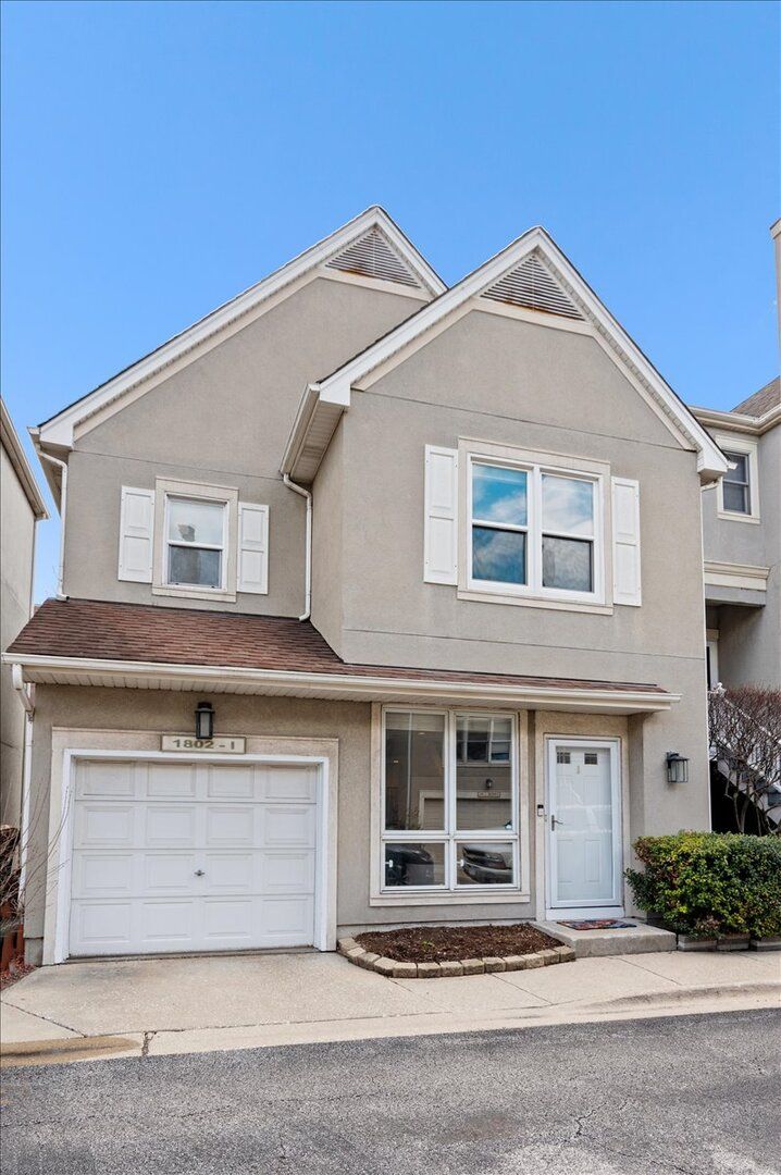 1802 W Diversey Parkway #I — Chicago, IL 60614