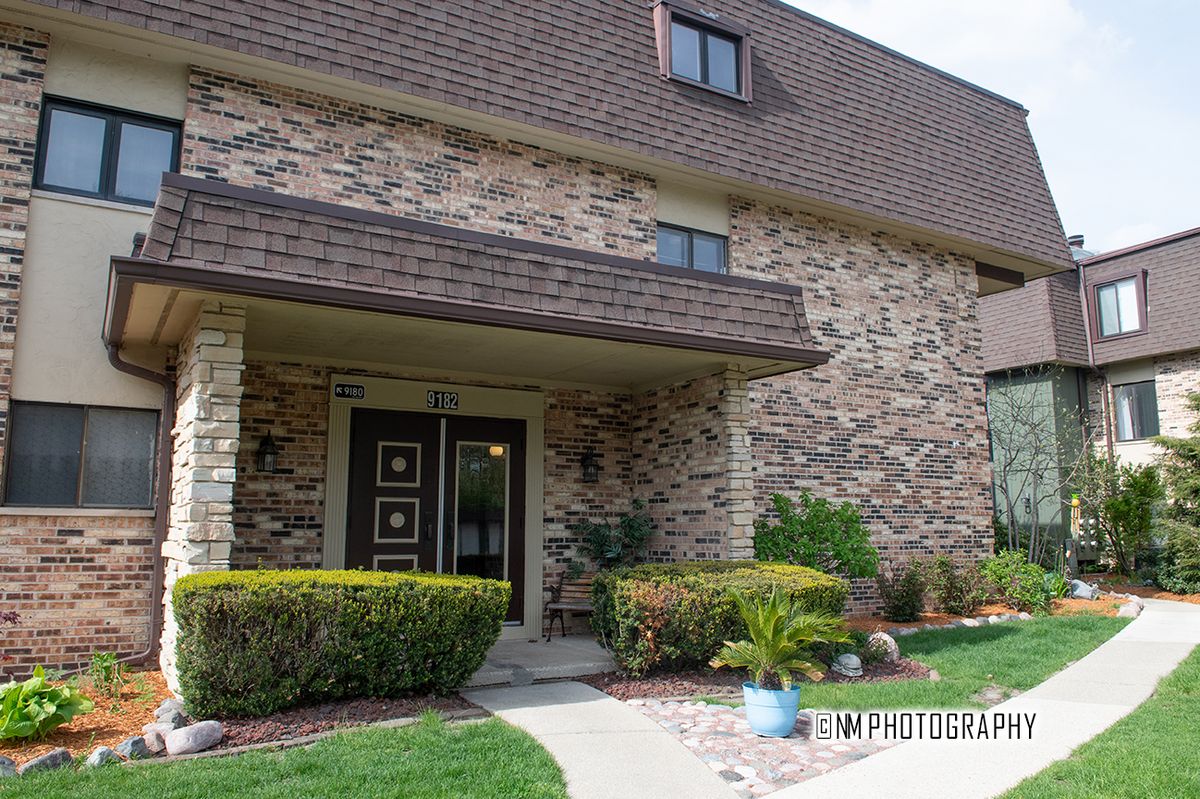 9182 South Road, Palos Hills, IL 60465