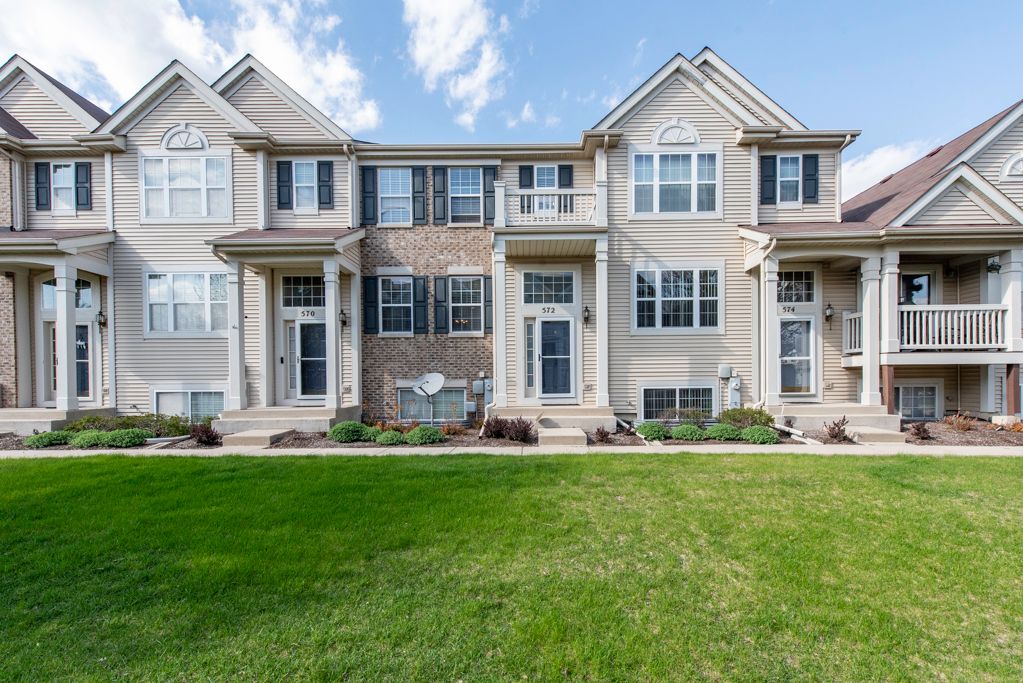 572 Richard Brown Boulevard — Volo, IL 60073
