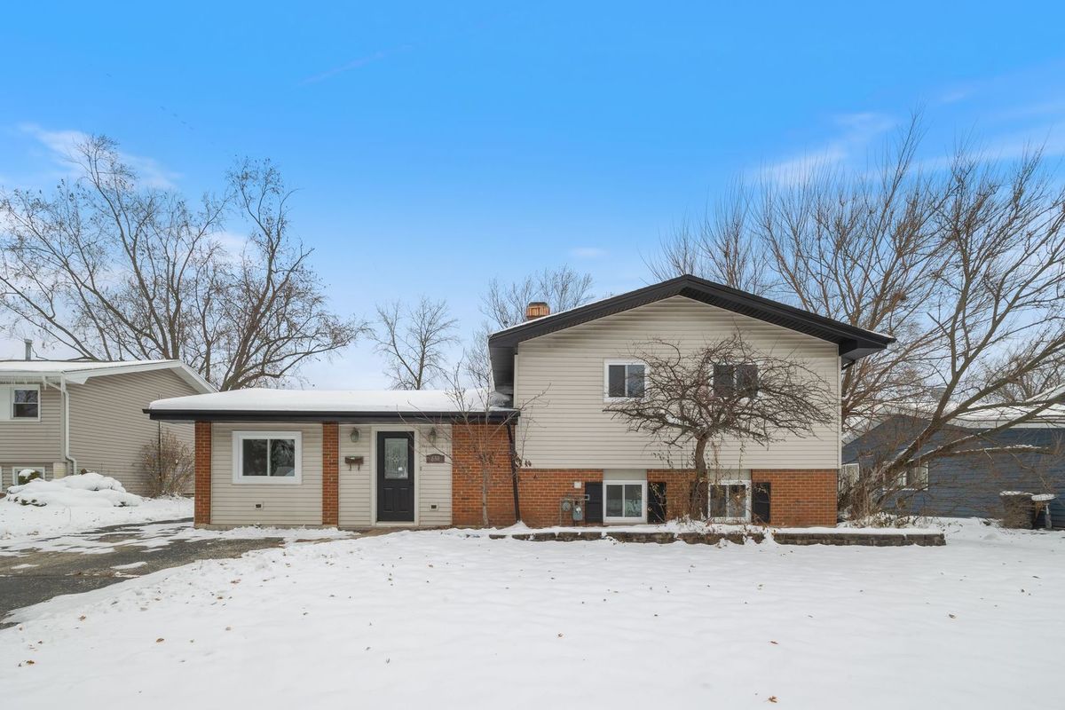 630 Bode Road, Hoffman Estates, IL 60169