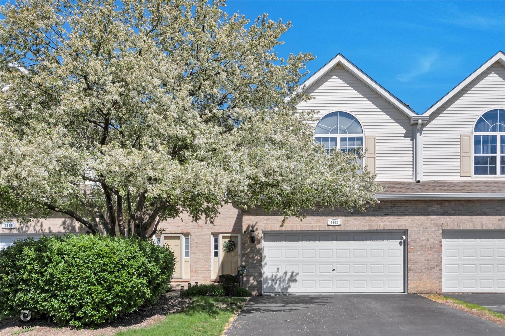 1162 Lily Field Lane #1162 — Bolingbrook, IL 60440