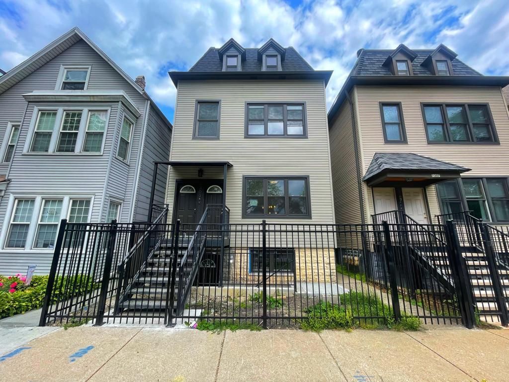 2309 N CAMPBELL Avenue #3 — Chicago, IL 60647