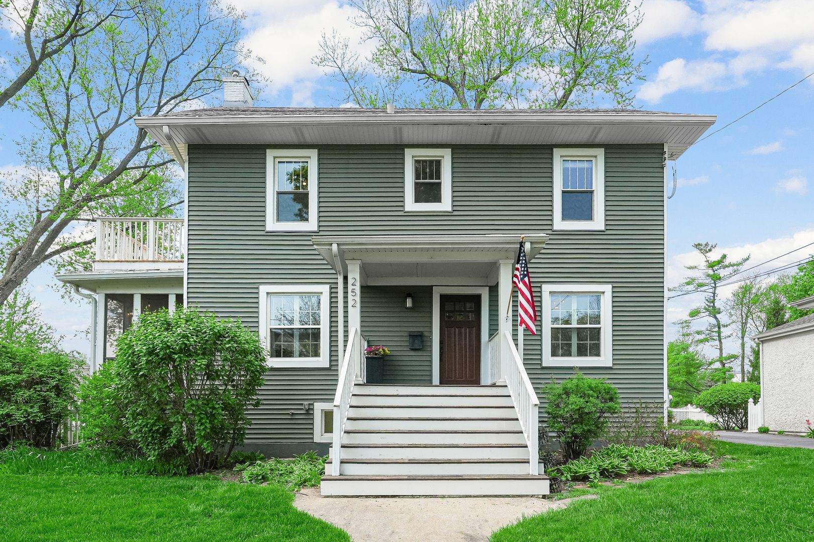 252 sunset Avenue — Glen Ellyn, IL 60137