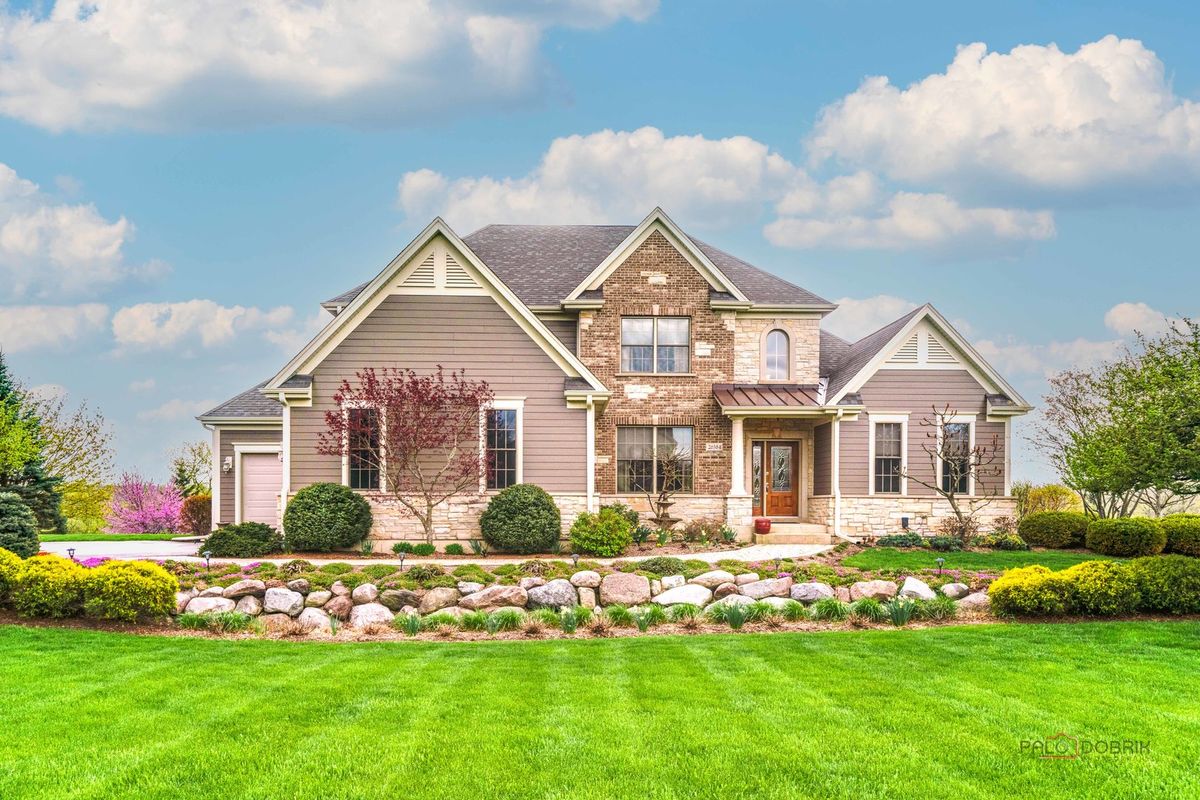 26384 Pennway Circle, Wauconda, IL 60084