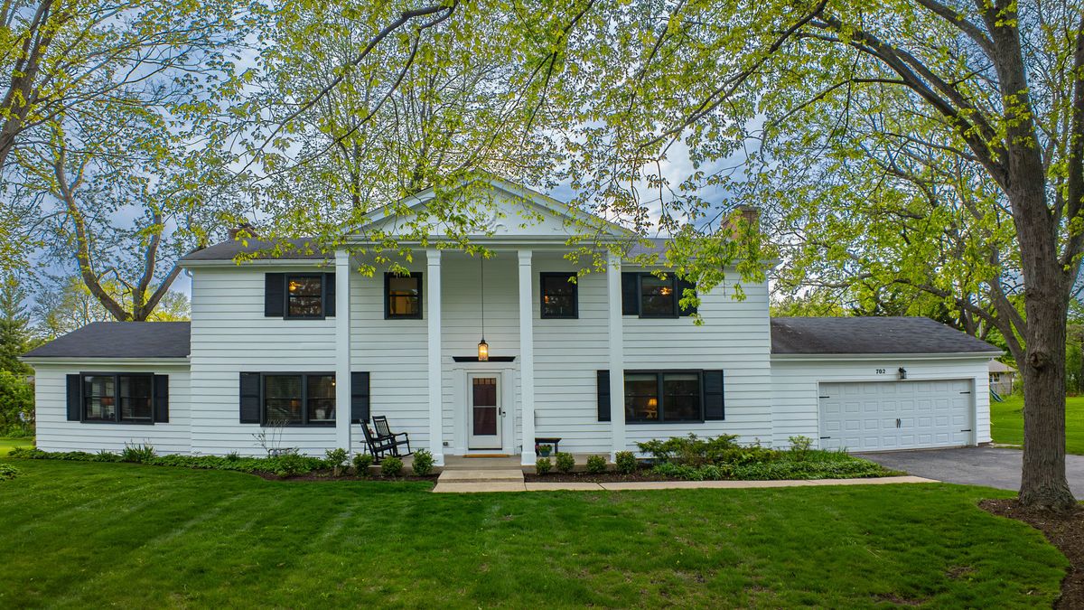 702 Maple Lane, Geneva, IL 60134