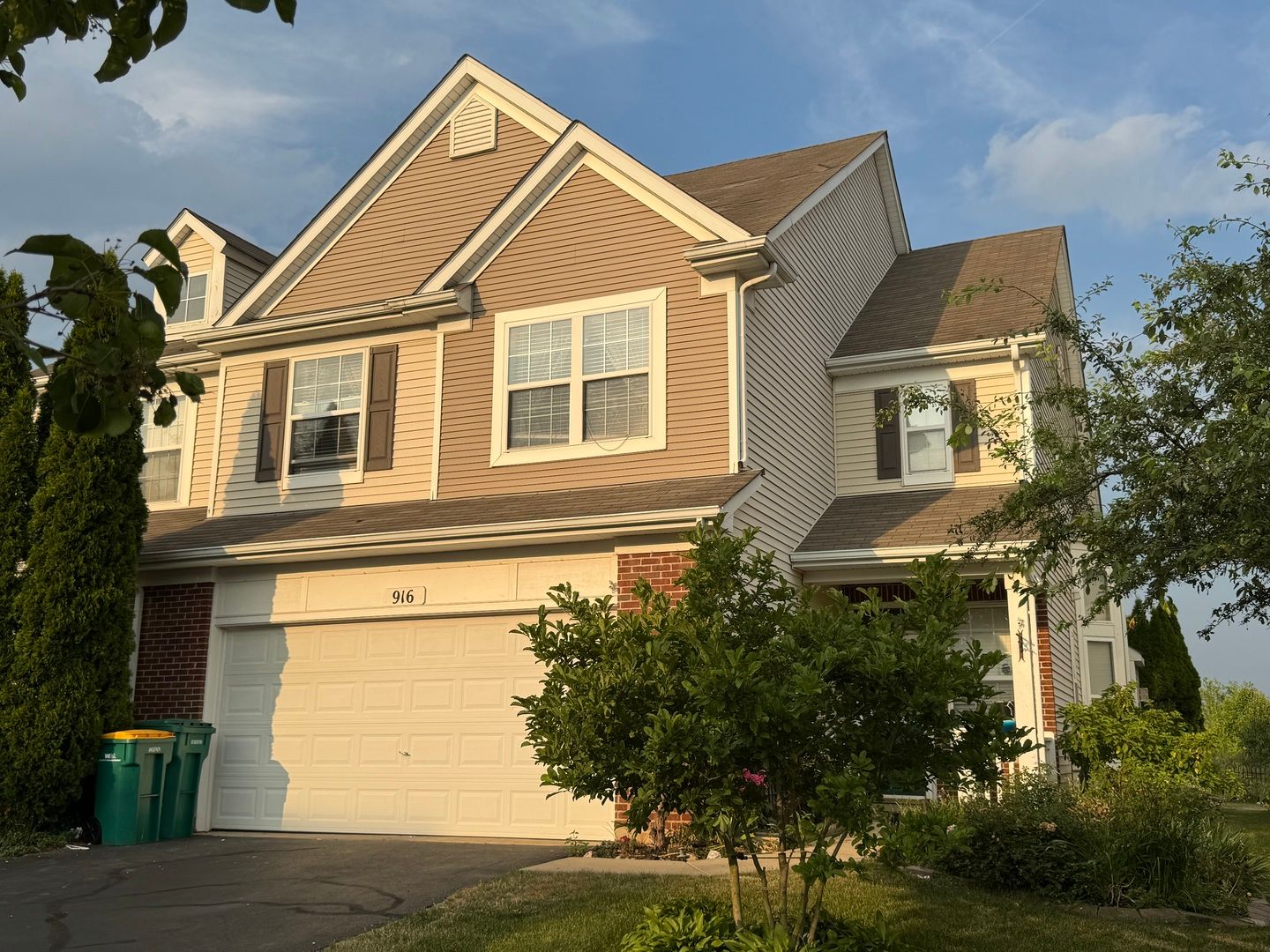 916 Bluebell Circle #916 — Joliet, IL 60431