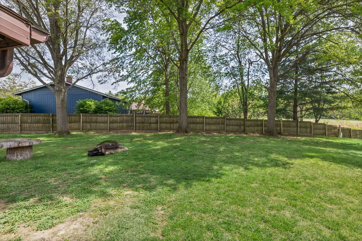 4401 Woodglen Lane, Mt Vernon, IL 62864