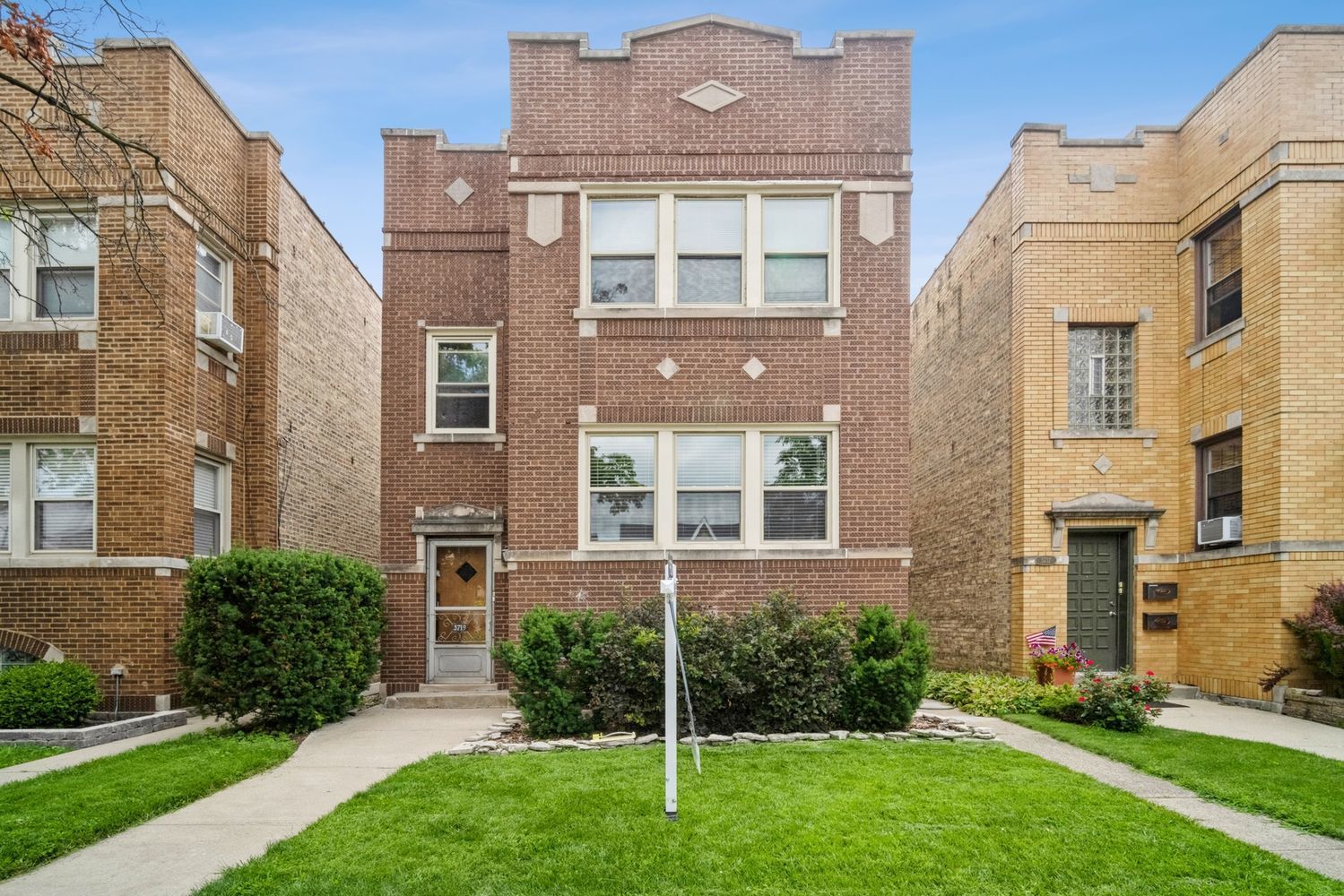 5719 N Meade Avenue #1 — Chicago, IL 60646