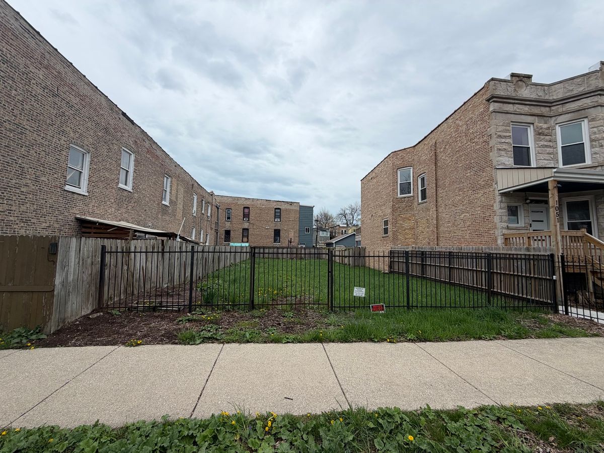1053 Lawndale Avenue, Chicago, IL 60651