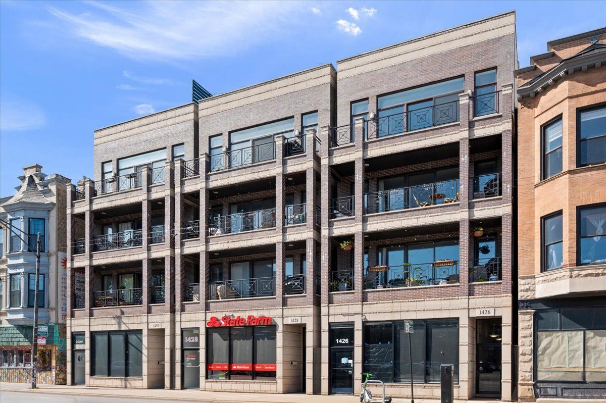 1426 W Irving Park Road #3 — Chicago, IL 60613