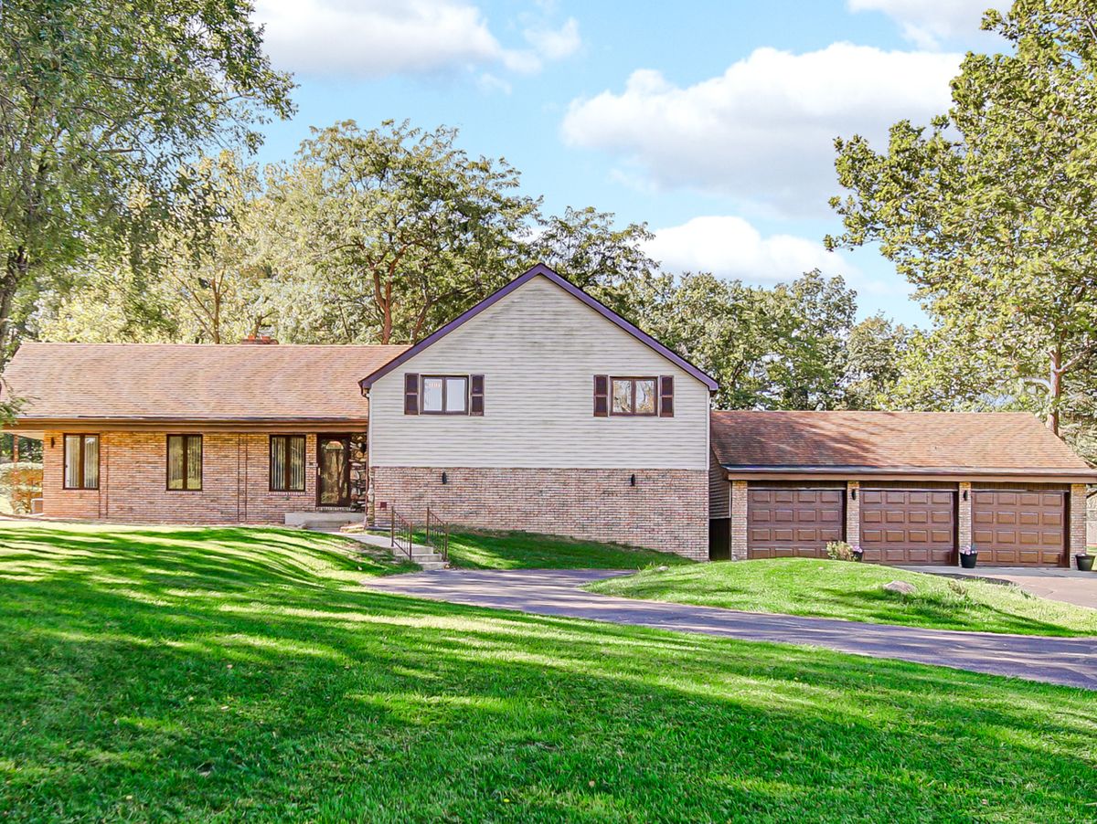 3317 Buried Oak Drive, Crete, IL 60417