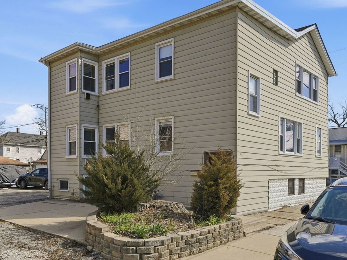 2111 Main Street, Melrose Park, IL 60160