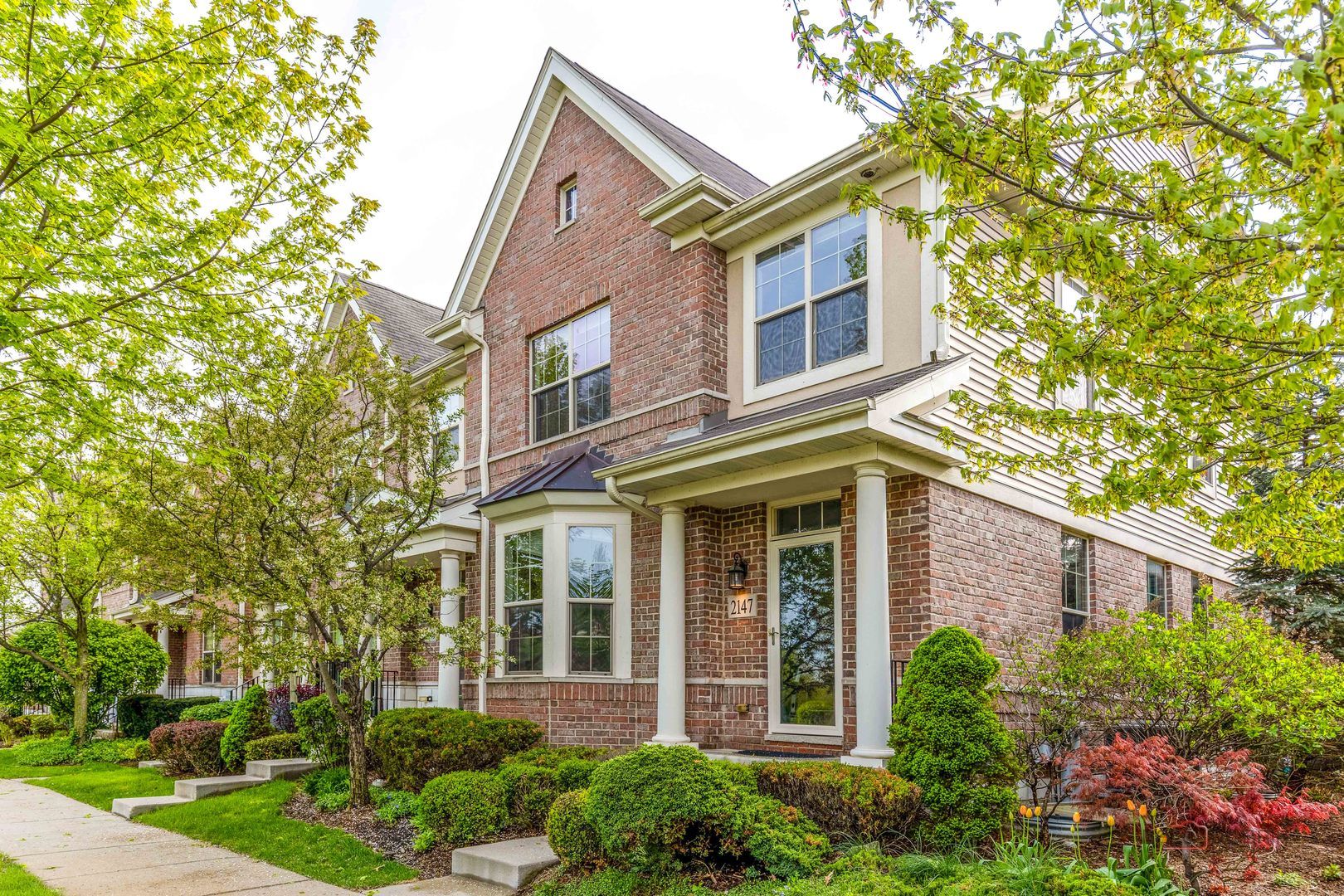 2147 Apple Hill Lane — Buffalo Grove, IL 60089