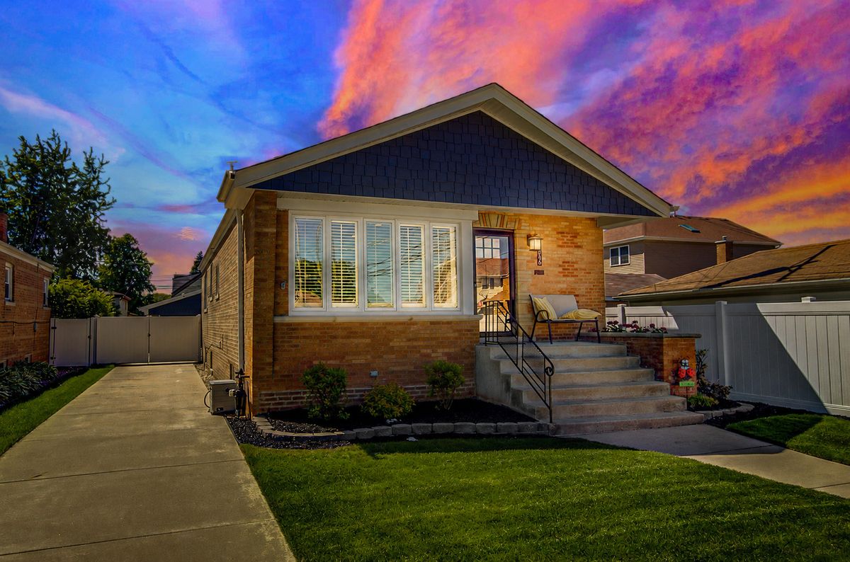 10546 Drake Avenue, Chicago, IL 60655