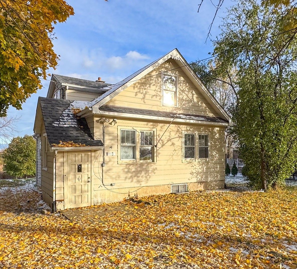 8S057 Vine Street, Burr Ridge, IL 60527